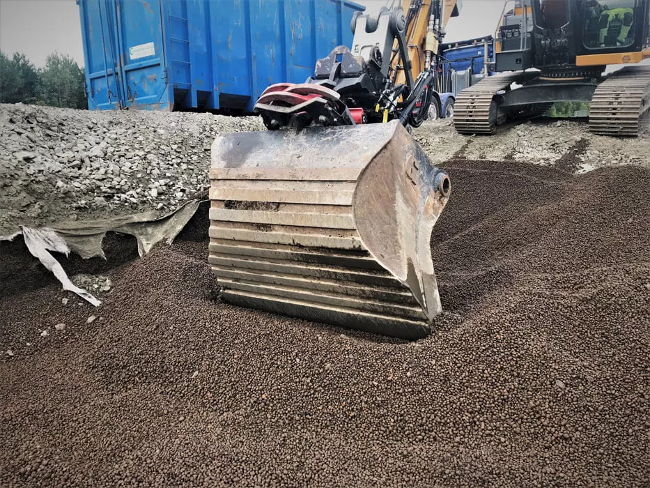 grävskopa_lättklinker_återanvänd_väg_container