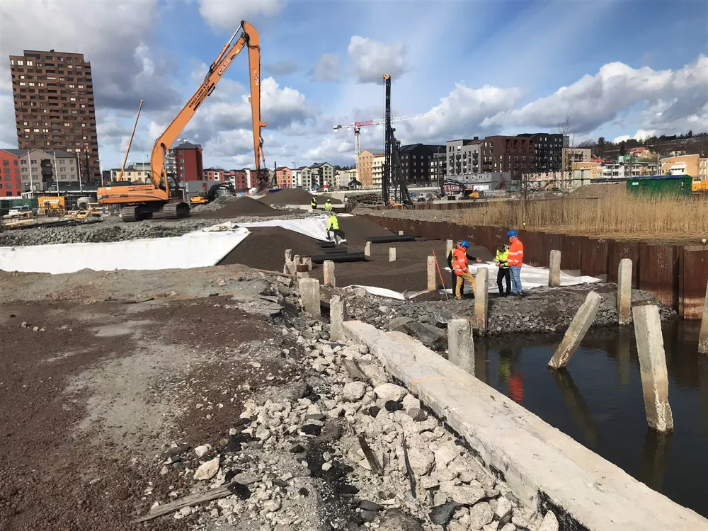 leca_lättklinker_bandgrävare_hamn